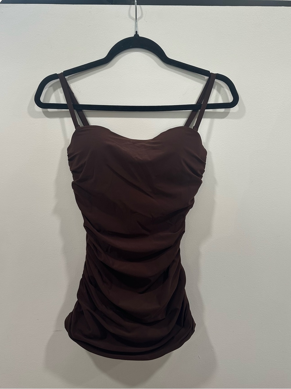 GORGEOUS hourglass chocolate tank top